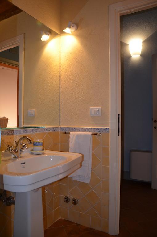 Agriturismo Al Podere Di Rosa Lucca Habitación foto